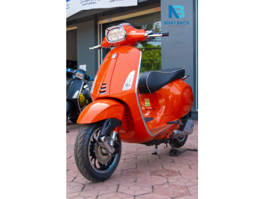 Vespa Orange Tramonto - Cảm hứng bất tận từ sắc Cam nồng ấm